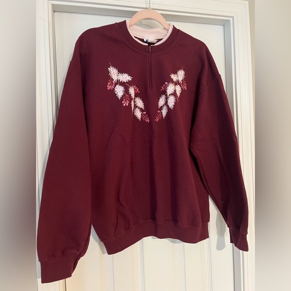 Tops - Wine Sweatshirt with floral leaf design